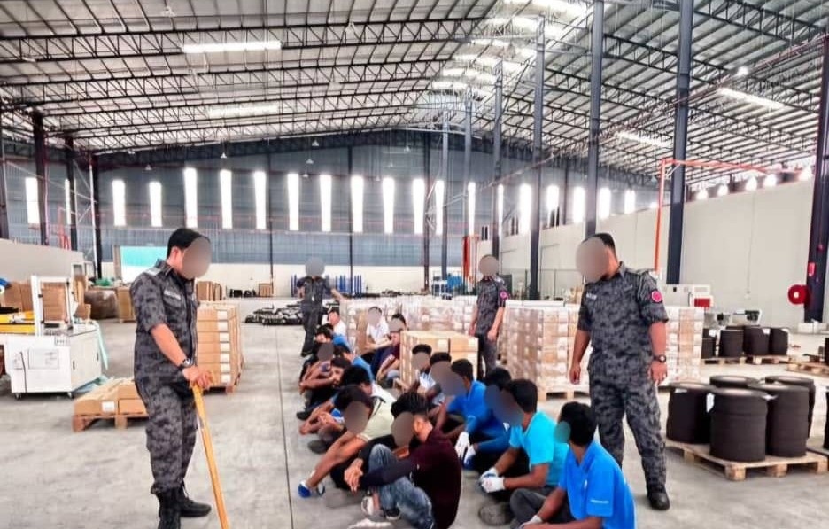 திடீர் சோதனையில் 44 அந்நிய பிரஜைகள் கைது