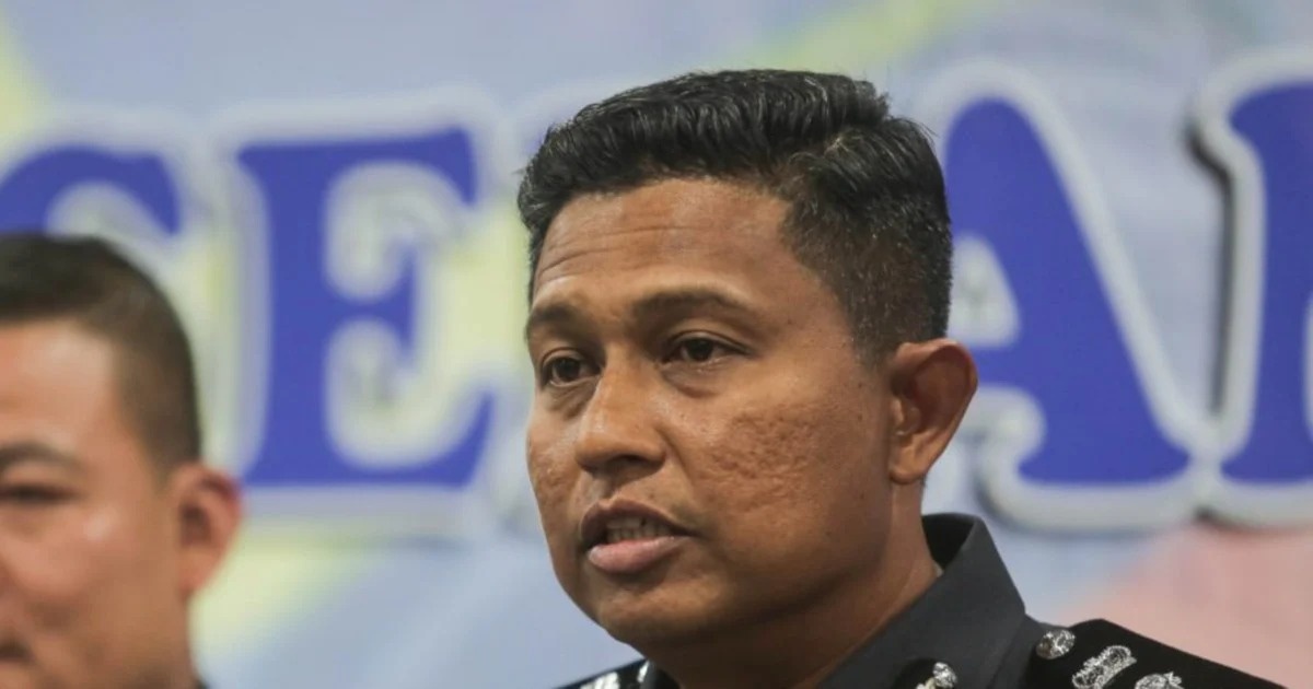 சோதனையில் 13 வெளிநாட்டு பெண்கள் கைது செய்யப்பட்டனர்