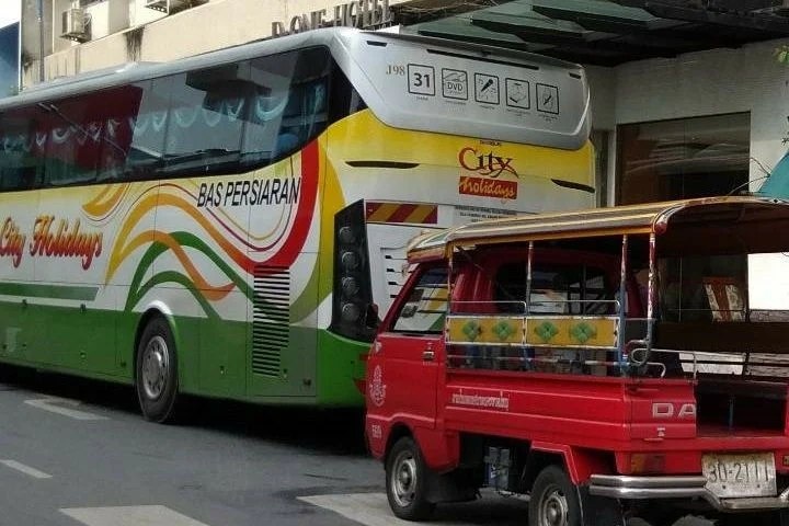 தாய்லாந்திலிருந்து சுற்றுப்பயணிகளை ஏற்றிவரும் பேருந்துகள், உள்நாட்டினருக்கு வாய்ப்பளிக்க வேண்டும்.