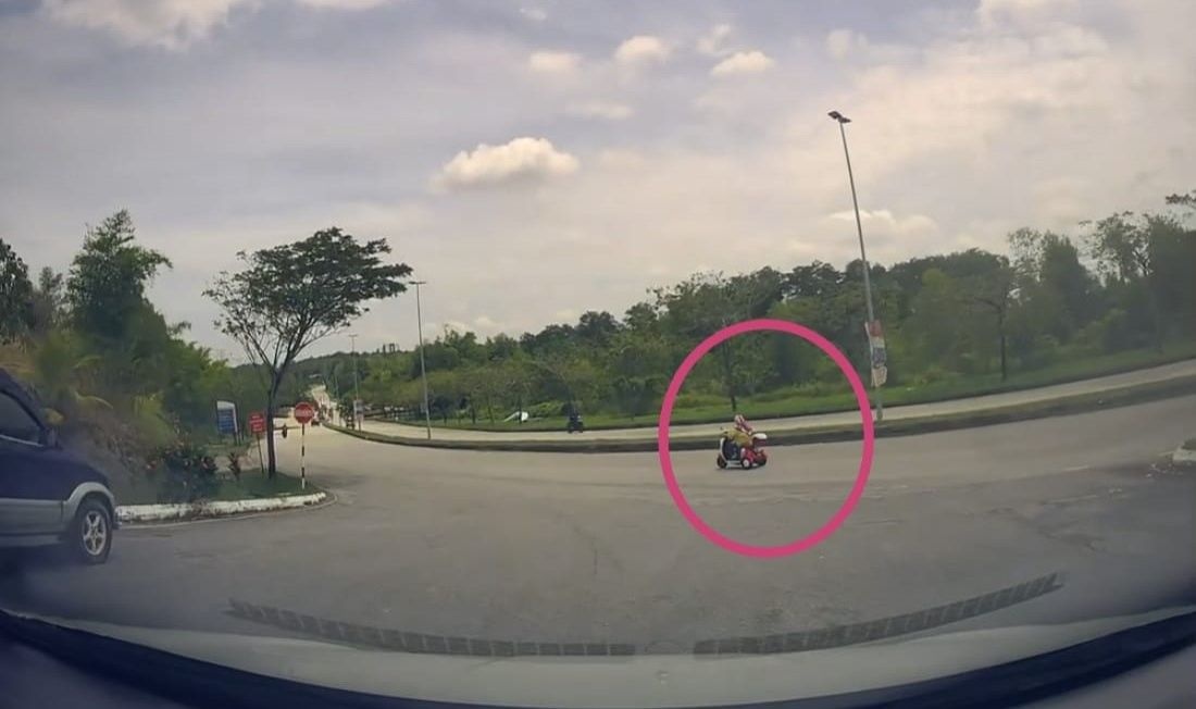 ஆபத்து விளைவிக்கும் வகையில் மைக்ரோமொபிலிட்டியை செலுத்திய நபர் தேடப்படுகிறார்