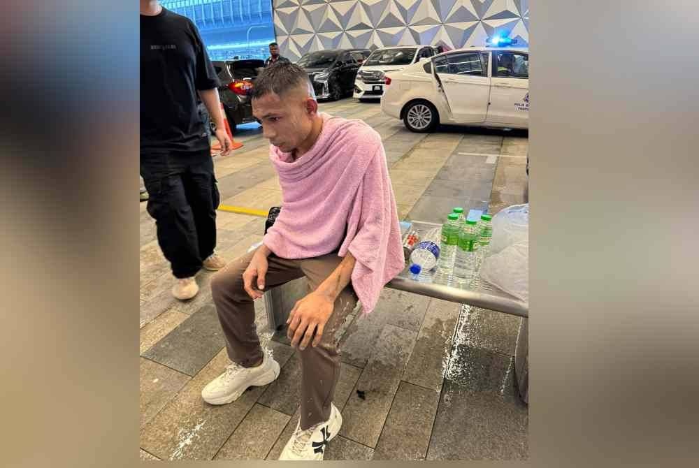 தேசிய காற்பந்து வீரர் ஆசிட் வீச்சுக்கு ஆளானார்