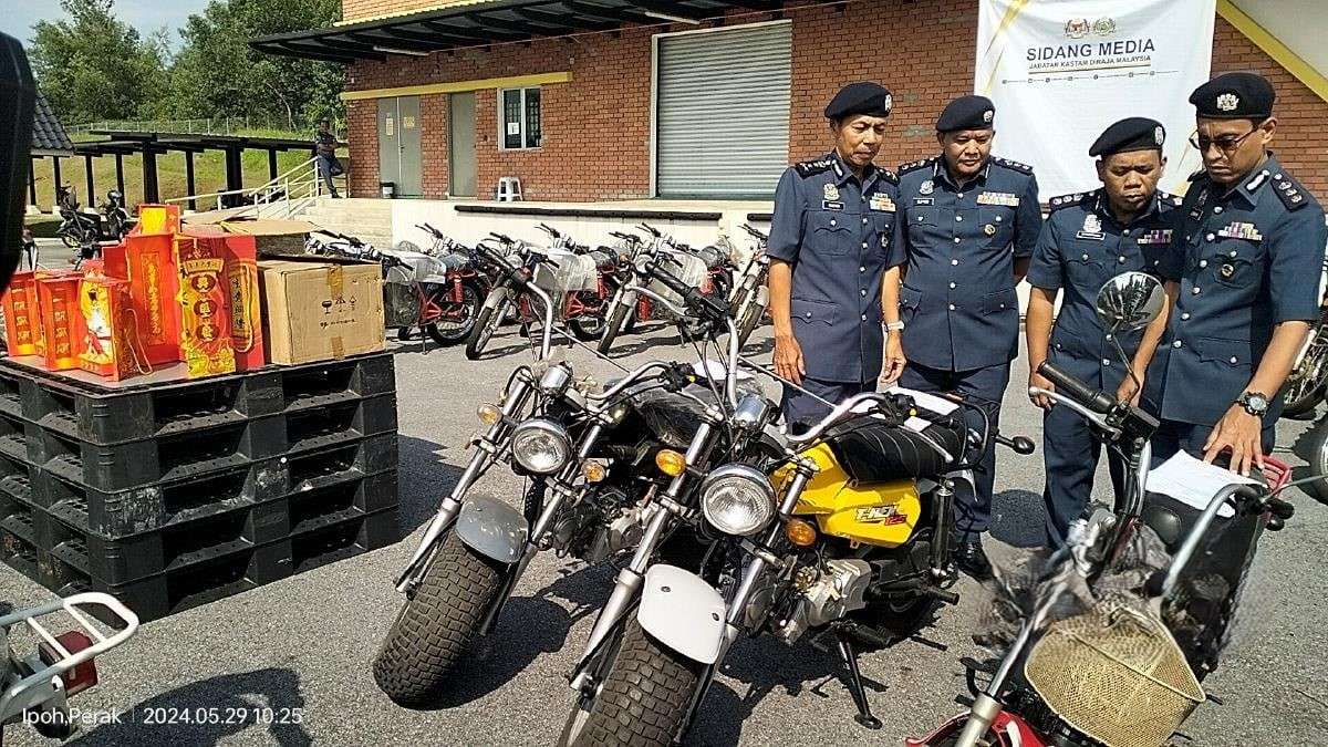 சட்டவிரோத மோட்டார் சைக்கிள்கள் உட்பட மதுபானங்கள் பறிமுதல்