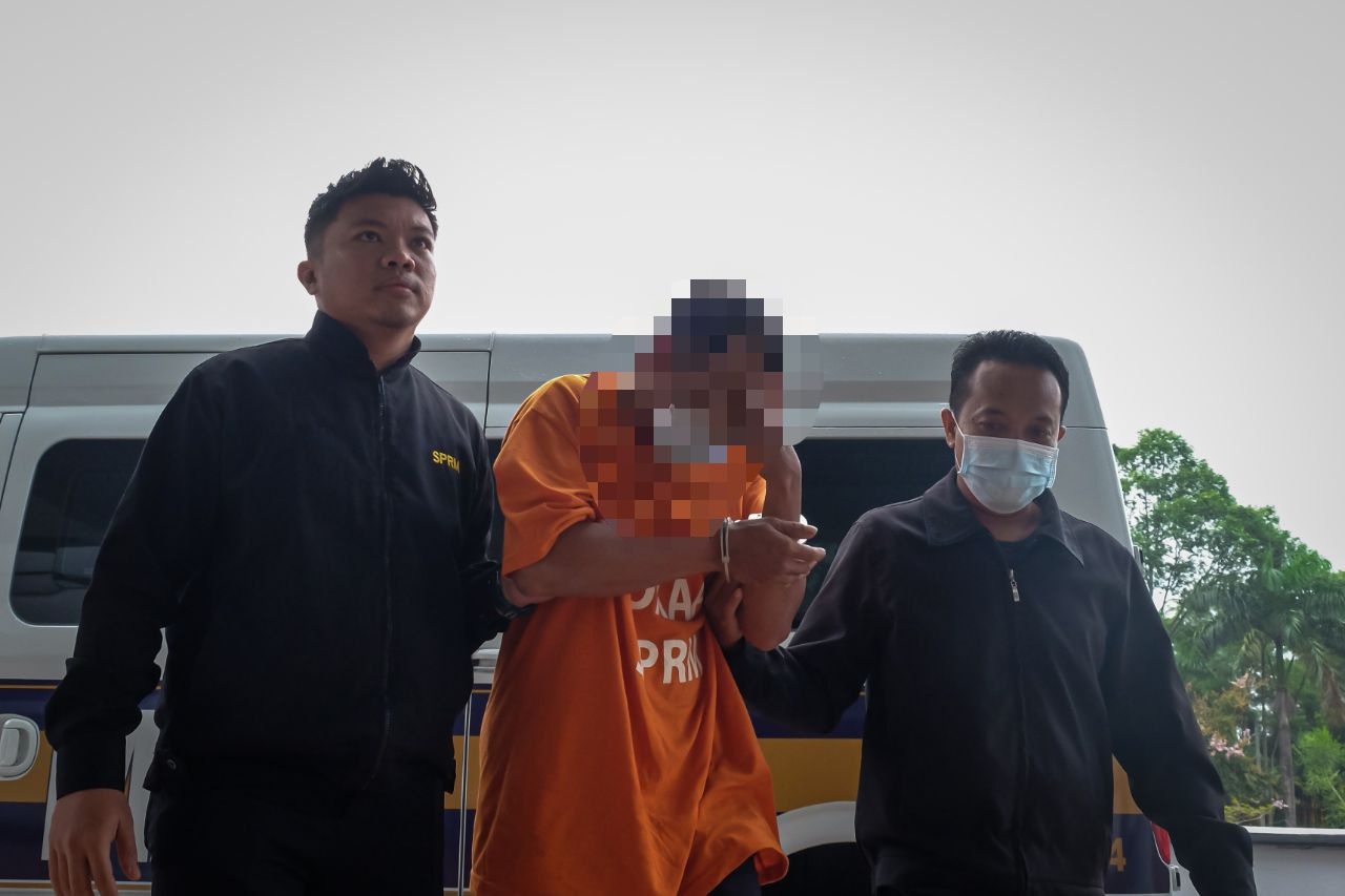 வெ.7,500 கையூட்டு பெற்றதற்காக கல்வி நிறுவன ஊழியர் தடுப்பு காவல்