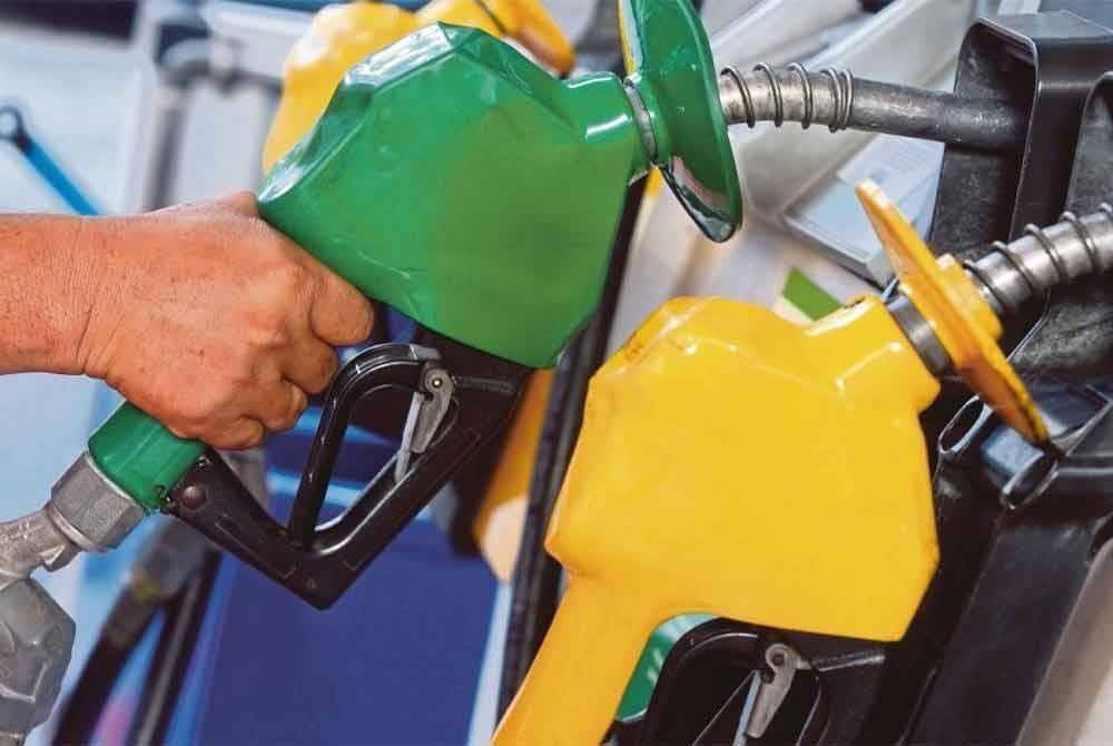 பெட்ரோல், டீசல் விலை அதிரடி குறைப்பு