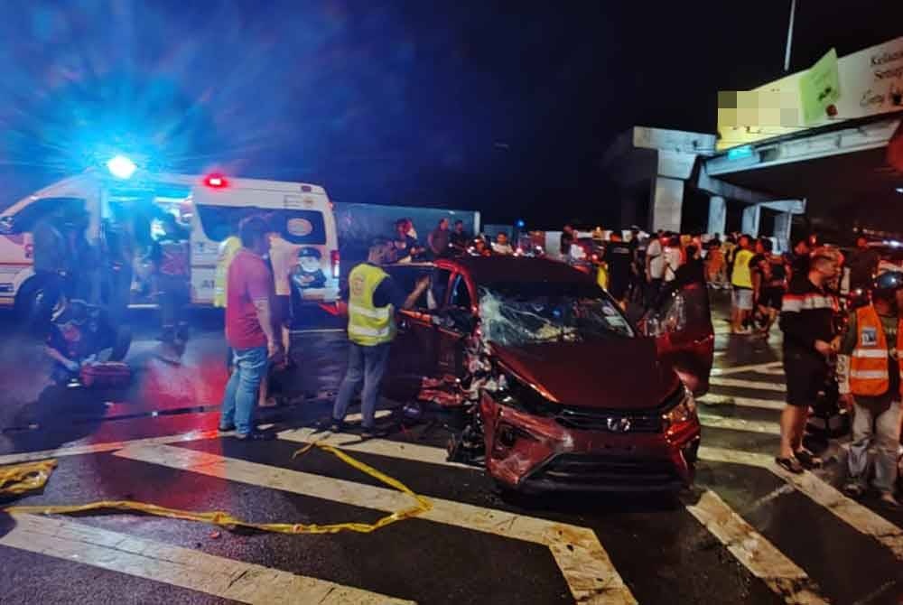 பினாங்கில் 4 வாகனத்தை உட்படுத்திய சாலை விபத்தில் ஐவர் காயமடைந்தனர்.