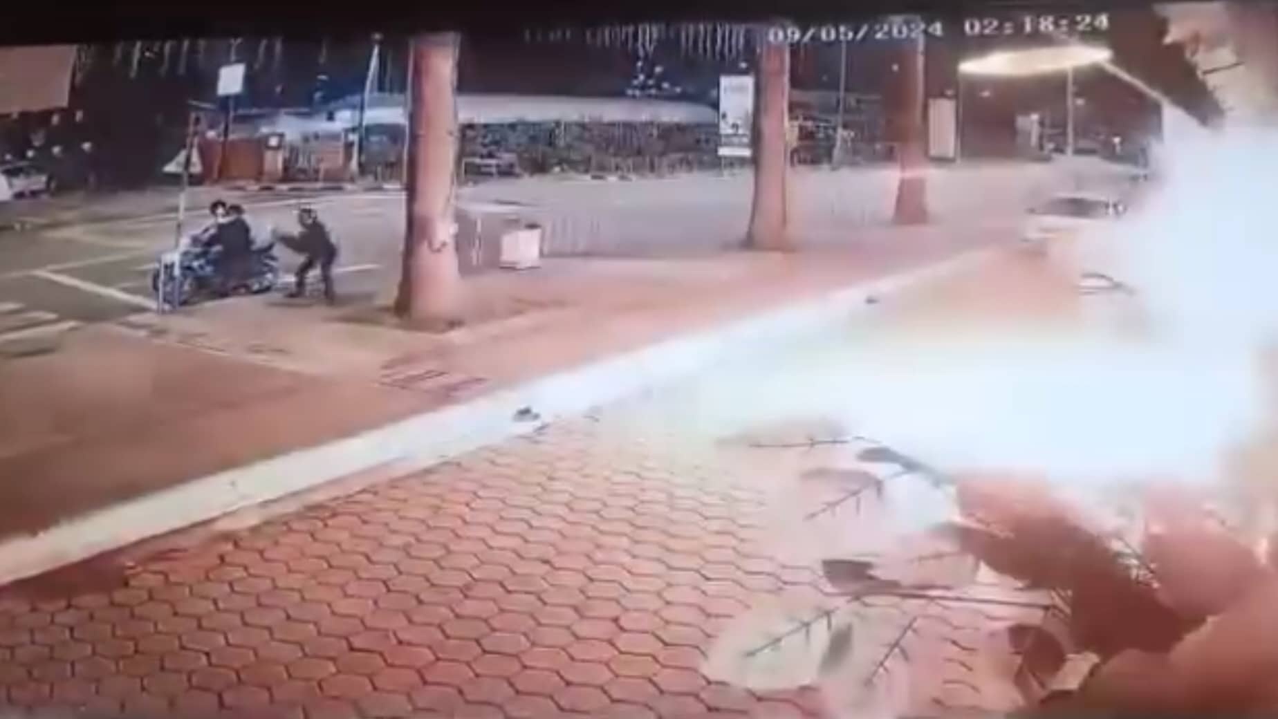 மேலும் இரு நபர்கள் படிபட்டுள்ளனர்