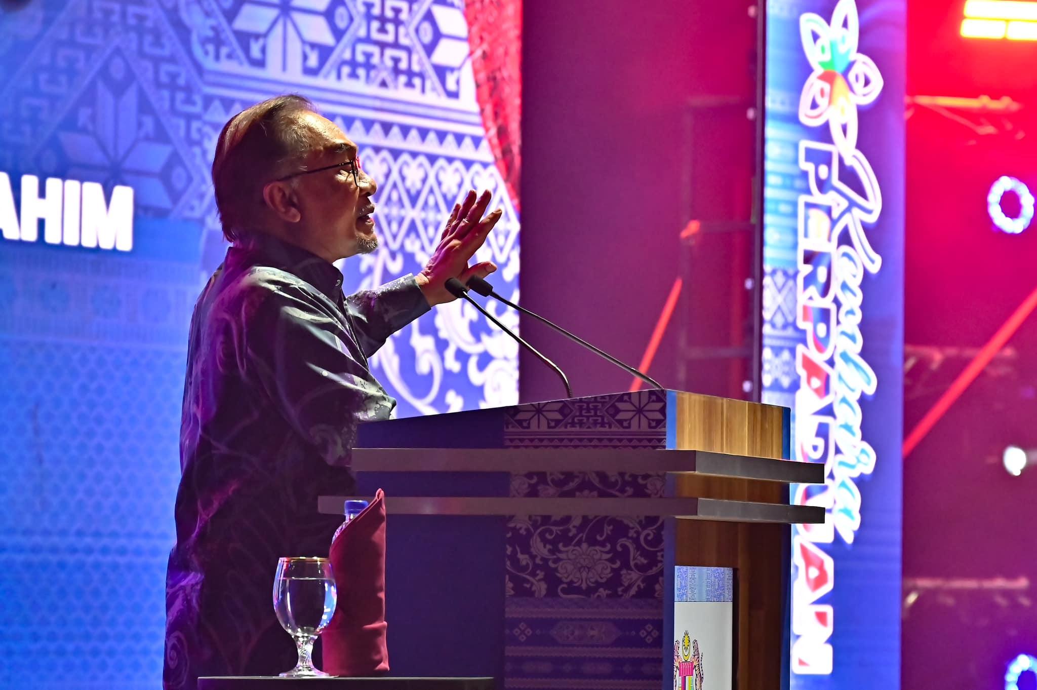 நாட்டில் சீன, தமிழ்ப் பள்ளிகள் மதிப்பளிக்கப்பட வேண்டும்