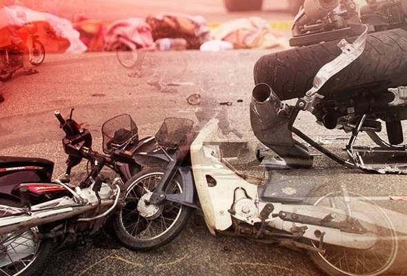 பள்ளி முன்பு நிகழ்ந்த விபத்தில் இளைஞரின் கால் துண்டானது!