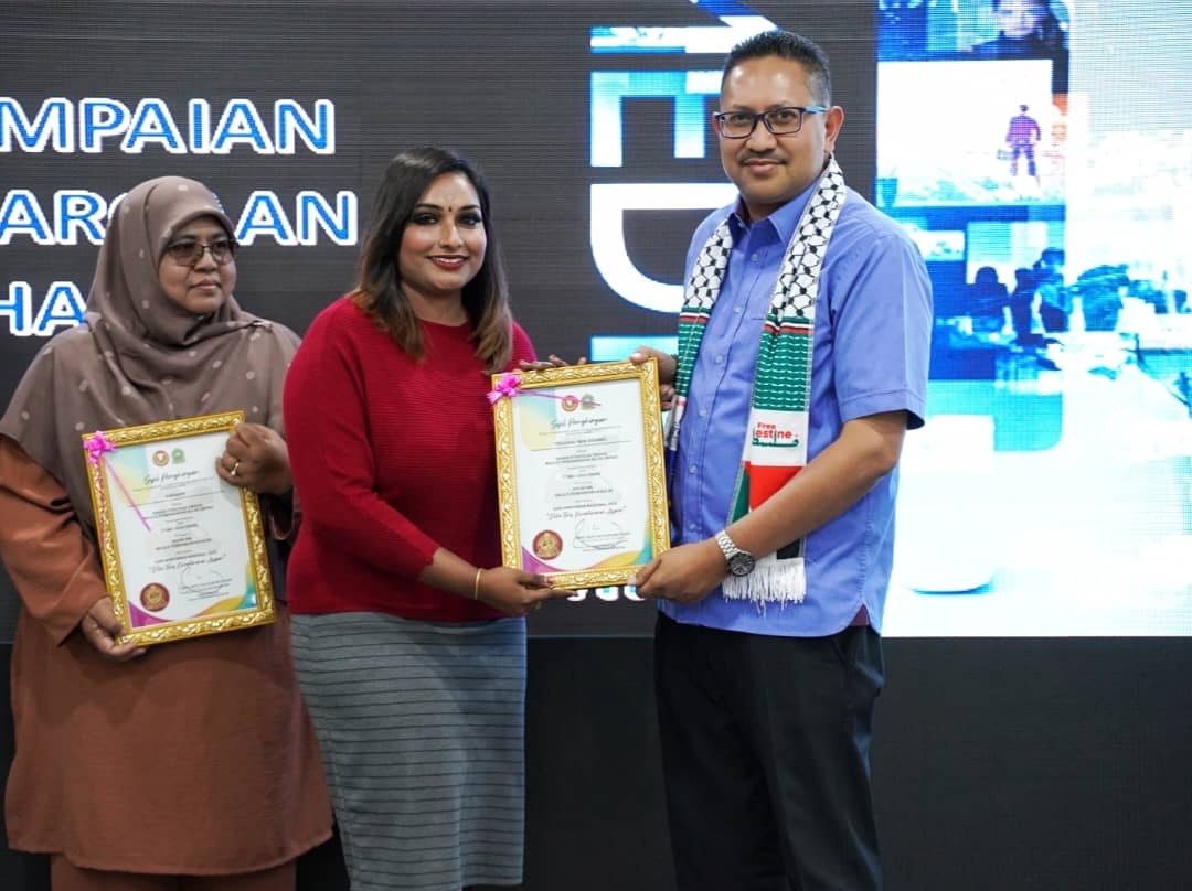 திசைகளுக்கு நற்சான்றிதழும் பாராட்டு பத்திரமும் வழங்கி சிறப்பு செய்யப்பட்டது