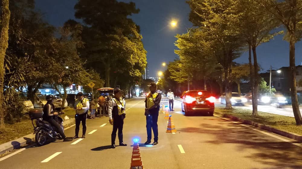 திடீர் சோதனையில் 20 வாகனங்கள் பறிமுதல்