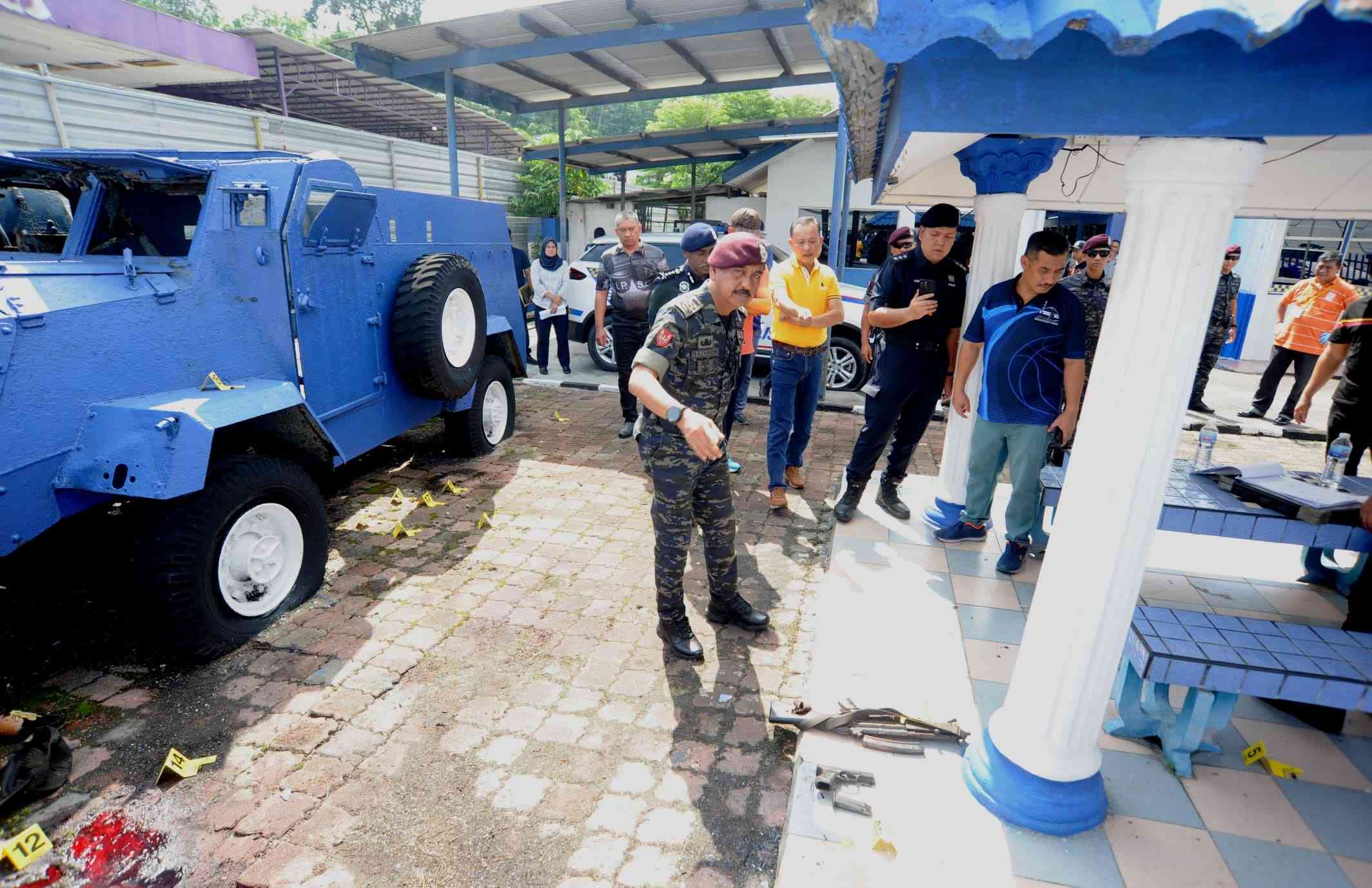 அனைத்து போலீஸ் நிலையங்களிலும் பாதுகாப்பு வலுப்படுத்தப்பட்டுள்ளது