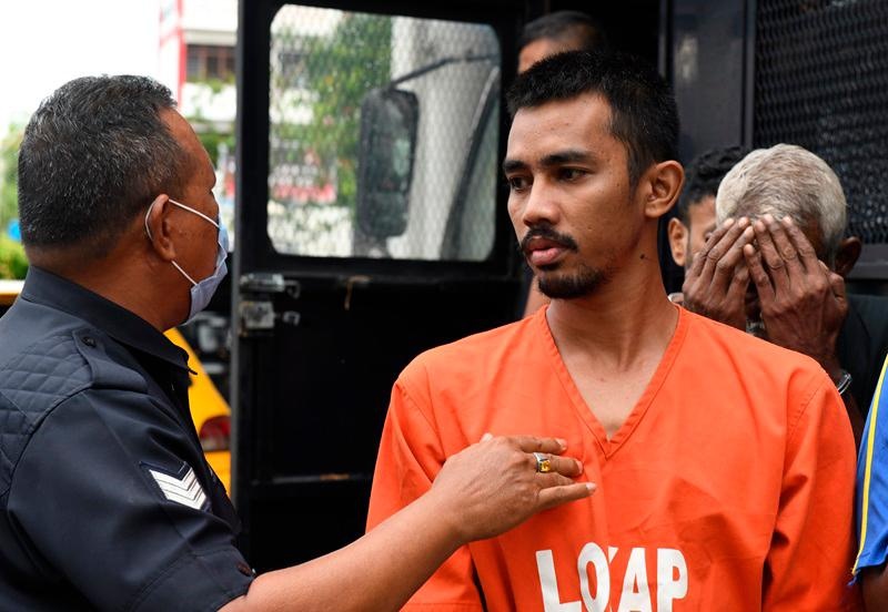 ஆடவரை மடக்கு கத்தியை பயன்படுத்தி கொலை செய்ய முயற்சித்தாக மெக்கானிக் ஒருவர் குற்றச்சாட்டப்பட்டார்