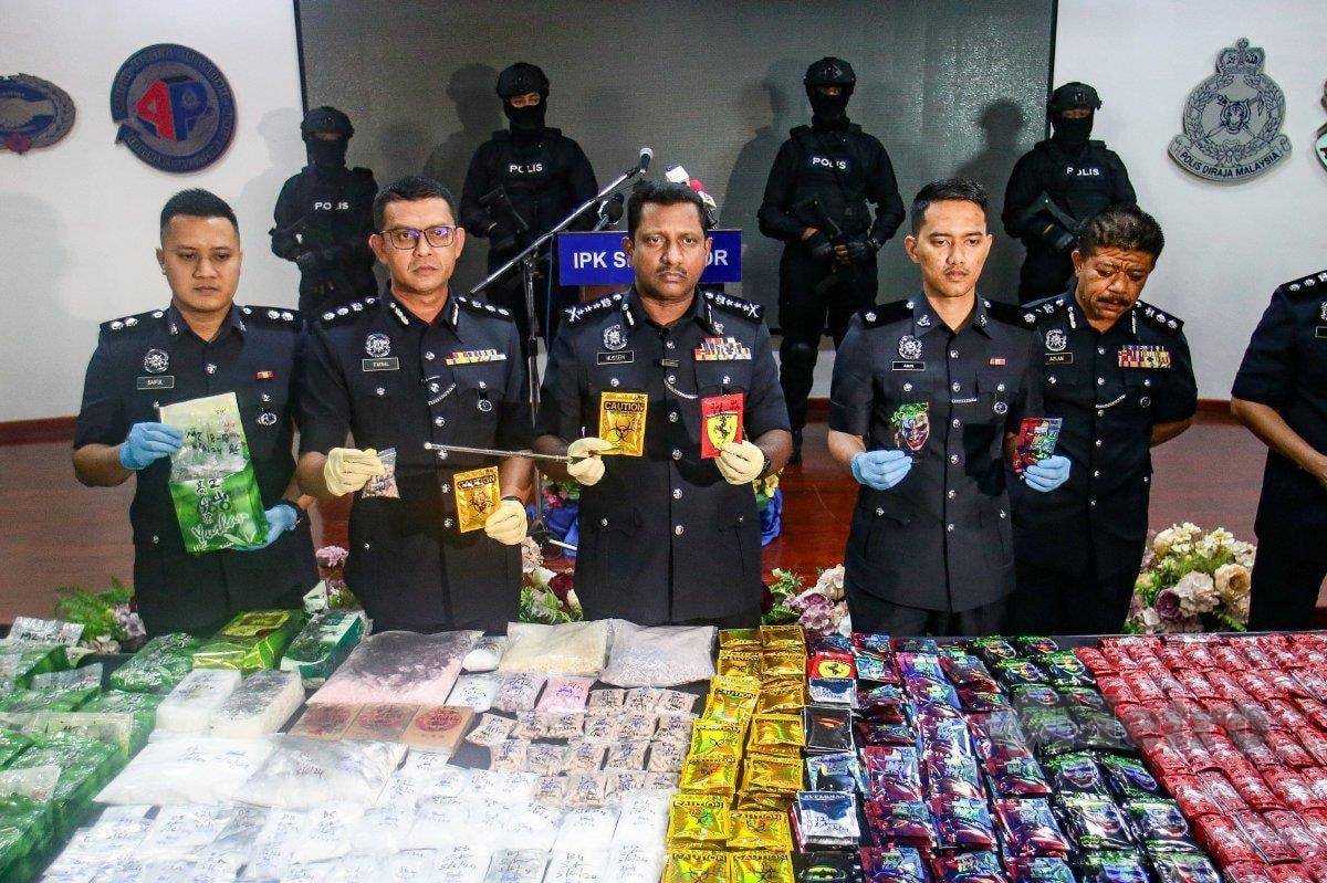 49 லட்சம் வெள்ளி மதிப்புள்ள போதைப்பொருள் பறிமுதல்