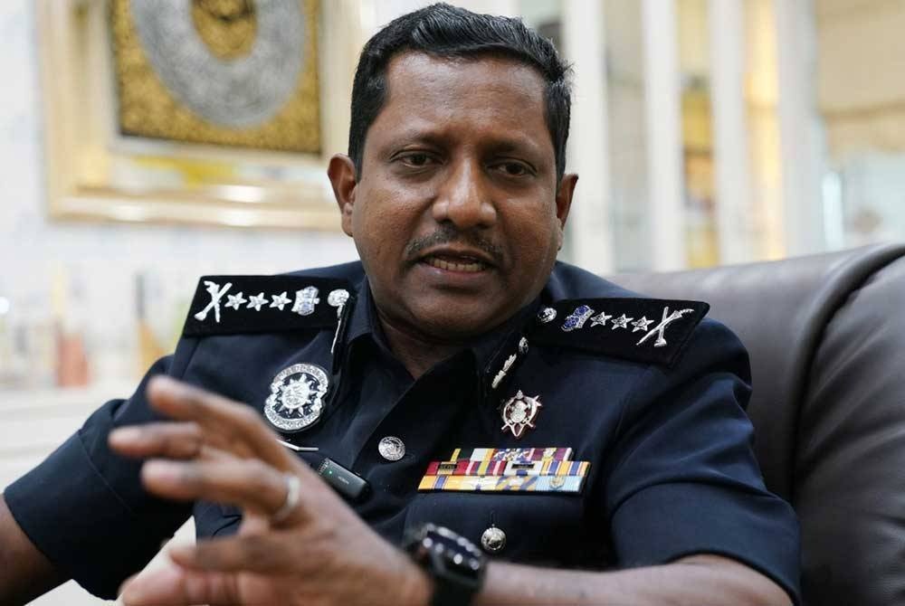 இஸ்ரேல் கொடி, தம்பதியர் கைது