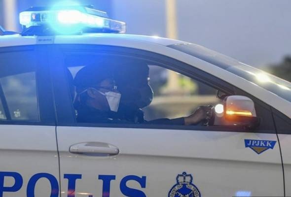 காவல்துறையினர் வாகனம் மீது மோதிய நபருக்கு துப்பாக்கி சூடு