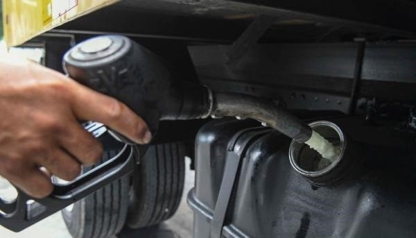 பள்ளி பேருந்து கட்டணத்தை உயர்த்தினால் லைசென்ஸை இழக்க நேரிடலாம்- பிரதமர் எச்சரிக்கை