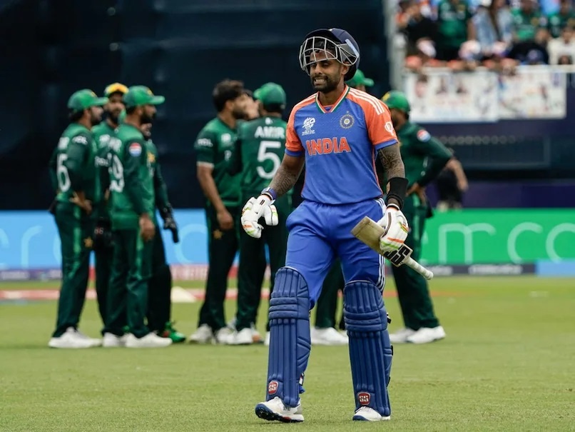 பாகிஸ்தானுக்கு எதிராக மோசமாக விளையாடி வரும் சூர்யகுமார் யாதவ் – 5 போட்டிகளில் 64 ரன்கள், அதிகபட்சமே 18 ரன்னு!