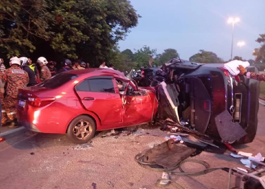 ஆடவர் உயிரிழந்தார், மூவர் படுகாயம்