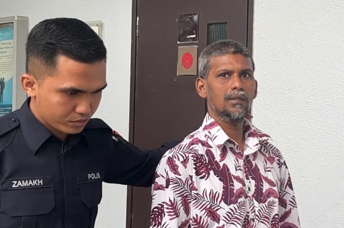 பெண்ணின் காரை எரித்த குற்றத்திற்காக நபர் ஒருவருக்கு ஆறு ஆண்டுகள் சிறை