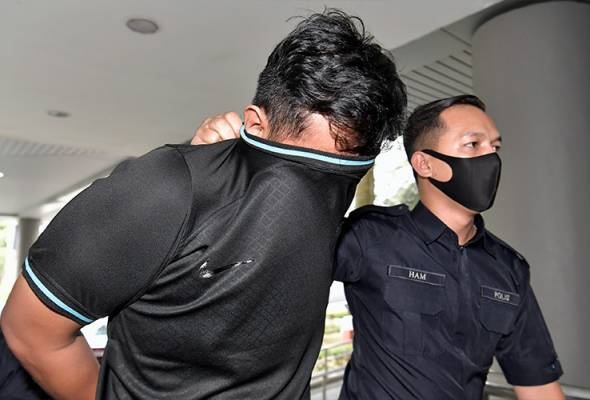 சட்டவிரோதப் பண மாற்றம், முதலீட்டு ஆலோசகர் மீது குற்றச்சாட்டு