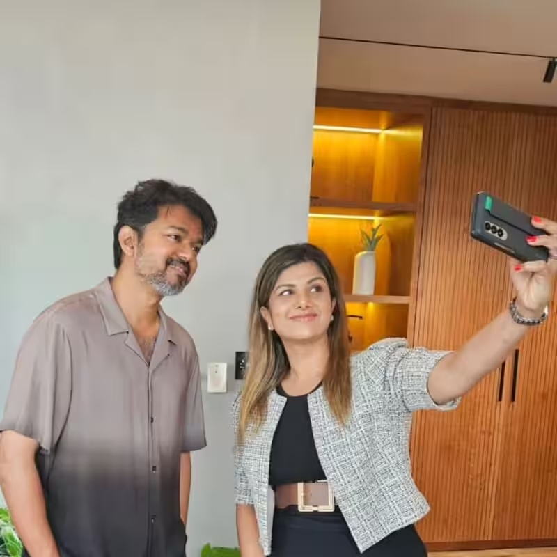 குடும்பத்தினருடன் விஜய்யை சந்தித்த ரம்பா! வைரலாகும் க்யூட் போட்டோஸ்..