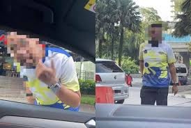 அந்த நபர் போலீஸ்காரர் அல்ல