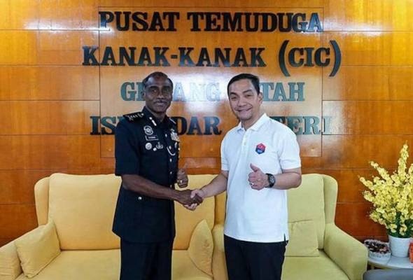 சிறுமியை காப்பாற்றிய ஜோகூர் போலீசாருக்கு பாராட்டு