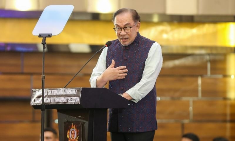 கொள்ளைத் தொடர்பில் ஐவர் கைது