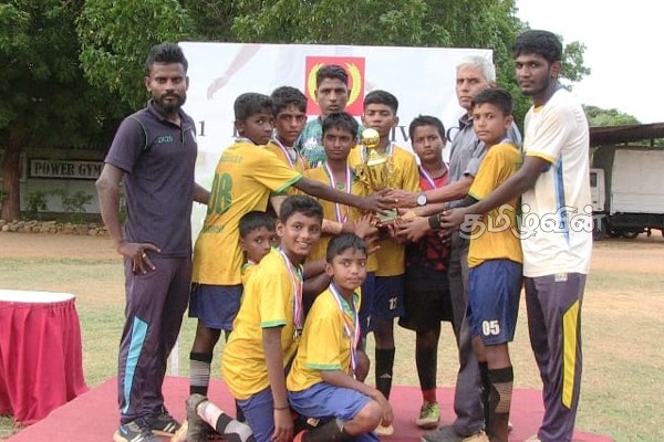 இராணுத்தினரால் நடத்தப்பட்ட உதைபந்தாட்ட போட்டியில் குருநகர் அணி சாதனை