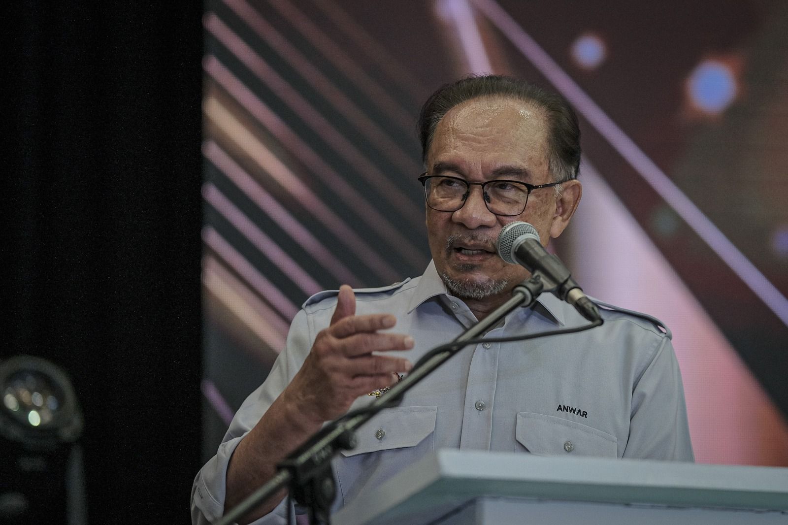 சேவை அடிப்படையில் பதவி உயர்வு வழங்கப்படாது - பிரதமர்