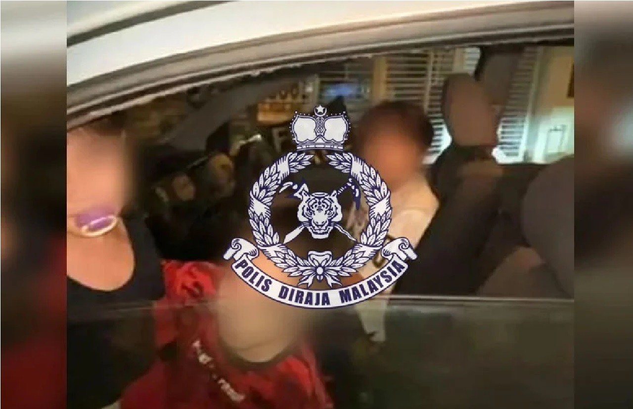 சிறார்களின் பெற்றோரை போலீசார் தேடி வருகின்றனர்