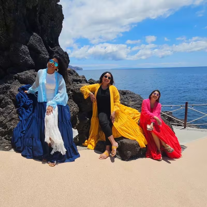 51 வயதிலும் இப்படியா? தோழிகளுடன் 3 ரோஸஸாக மாறி ஆச்சரியப்படுத்திய அனிதா விஜயகுமாரின் போட்டோஸ்!
