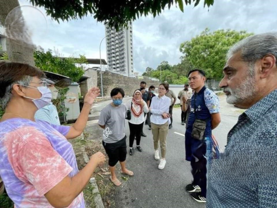 நாய்களுக்கு விஷம் வழங்கிய நபரை அடையாளம் காட்டினால் 10 ஆயிரம் வெள்ளி வெகுமதி