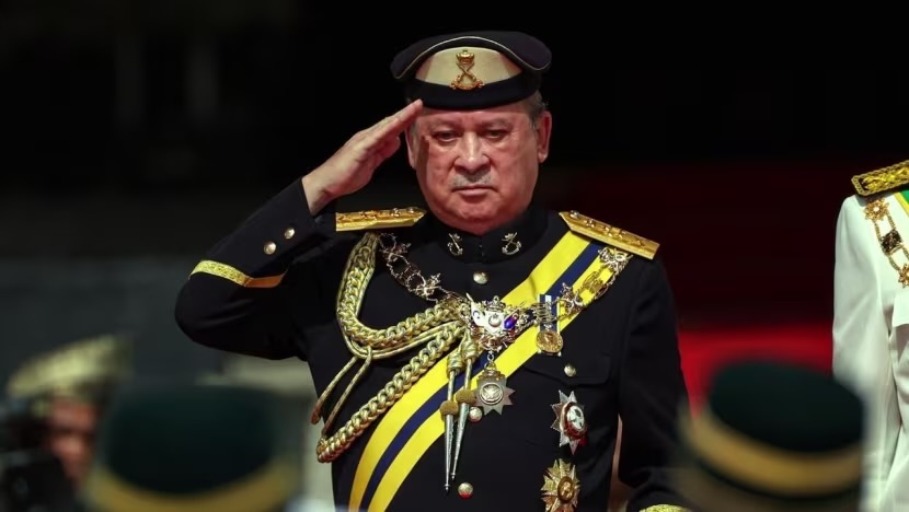 கோலாகலமான வைபவத்தோடு அரியணை அமர்ந்தார் மாமன்னர் சுல்தான் இப்ராஹிம்