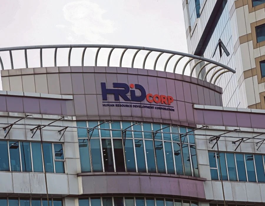 HRD Corp. நிறுவனத்தின் 15 லட்சம் வெள்ளி  தப்பாவில் 3 லாட் கடைகள் வாங்குவதற்கு பயன்படுத்தப்பட்டு இருக்கக்கூடும்