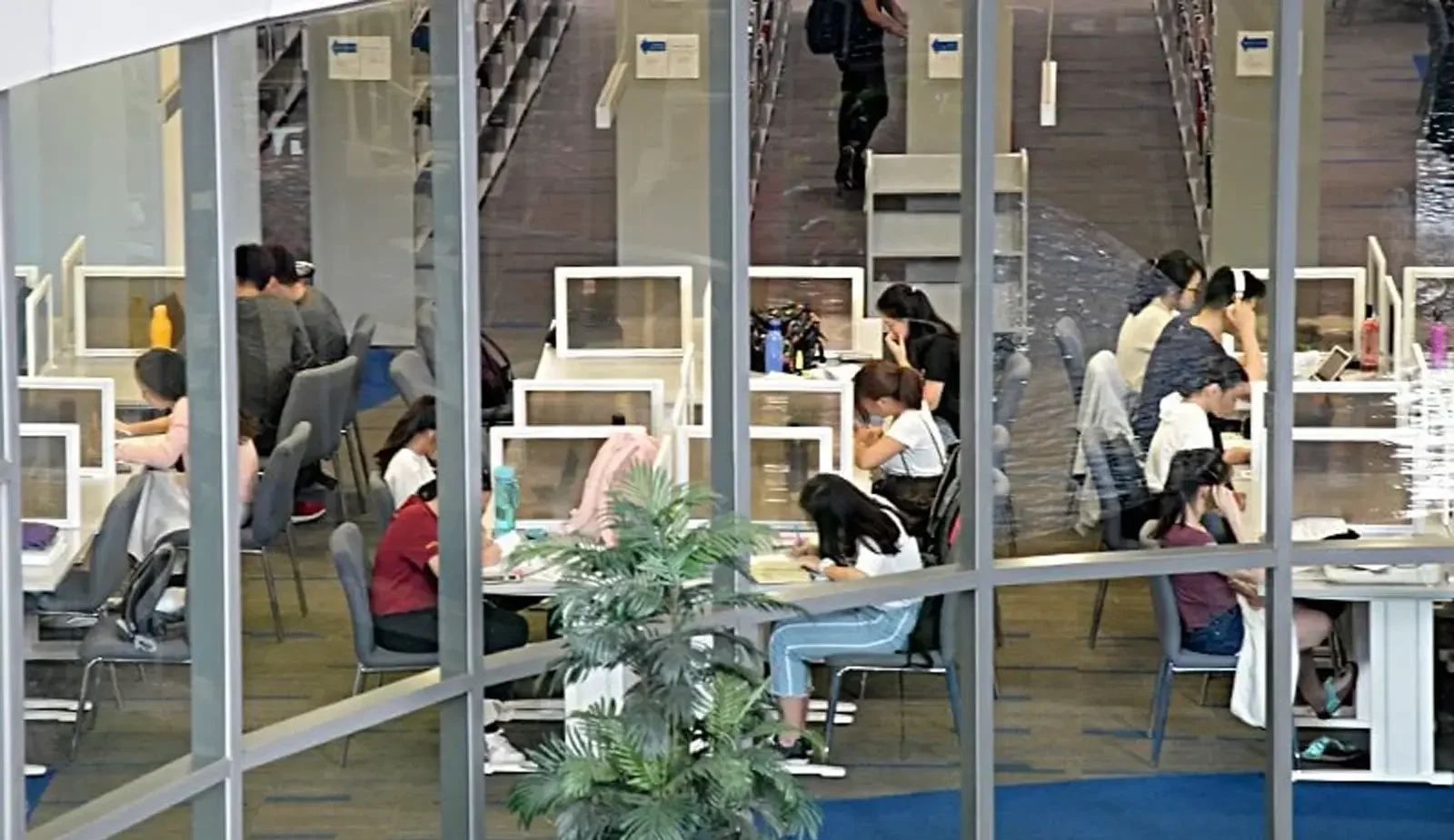 மாணவர்கள் மத்தியில் HIV சோதனை செய்யப்பட வேண்டும்