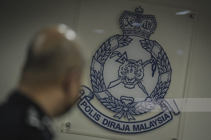 வாகனத்தை செலுத்திய 12 பையன்; தந்தையிடம் விளக்கம் பெறப்பட்டது