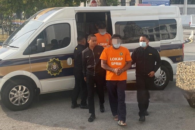 இருவரை SPRM கைது செய்தது