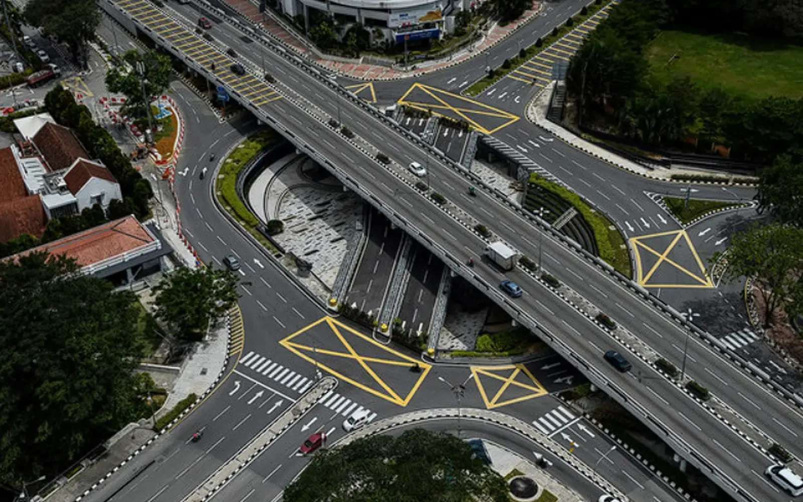 கோலாலம்பூரில் 14 சாலைகள் மூடப்படும்நாட்டின் 17 ஆவது மாமன்னராக பதவியில் அமர்ந்திருக்கும் சுல்தான் இப்ராஹிம் - மின் அரியணை விழா வரும் ஜுலை 20 ஆம் தேதி சனிக்கிழமை நடைபெறவிருக்கிறது