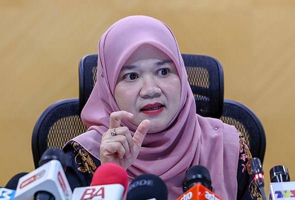 பணி ஓய்வுப்பெற்ற ஆசிரியர்கள் வரவேற்கப்படுகின்றனர்