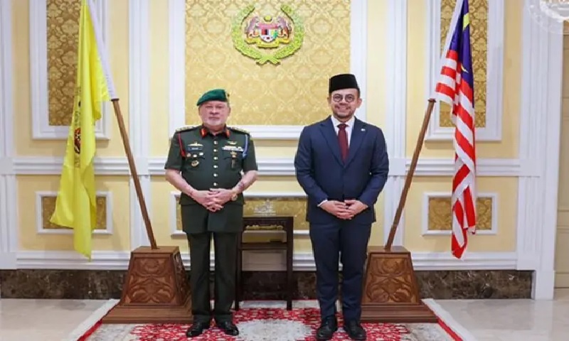 மனித வள அமைச்சர் சந்தித்தார் மாமன்னர்