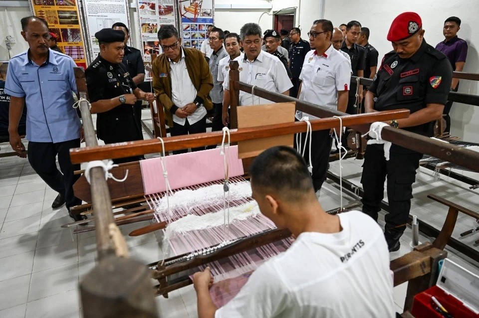 காவல் நிலையம் மூடப்படாது, நுழைவாசல் மட்டுமே மூடப்படும்.- உள்துறை அமைச்சர் விளக்கம்.