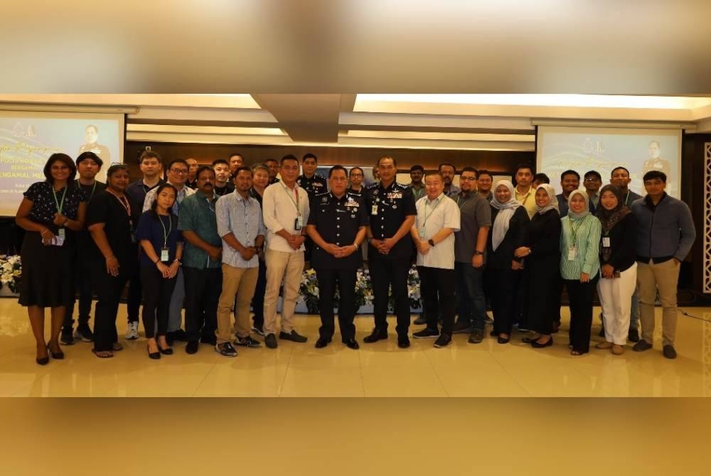 ஊடகவியலாளர்கள் பங்களிப்பு பிரதானதாகும்