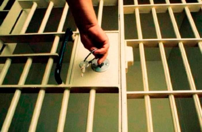 மரணத் தண்டனையிலிருந்து நால்வர் தப்பினர்