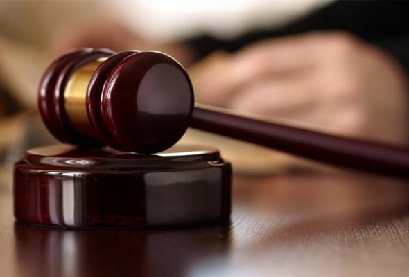 திருநங்கை கொலை; தூக்குத்தண்டனையிலிருந்து தப்பினார்,         வி .ராஜா