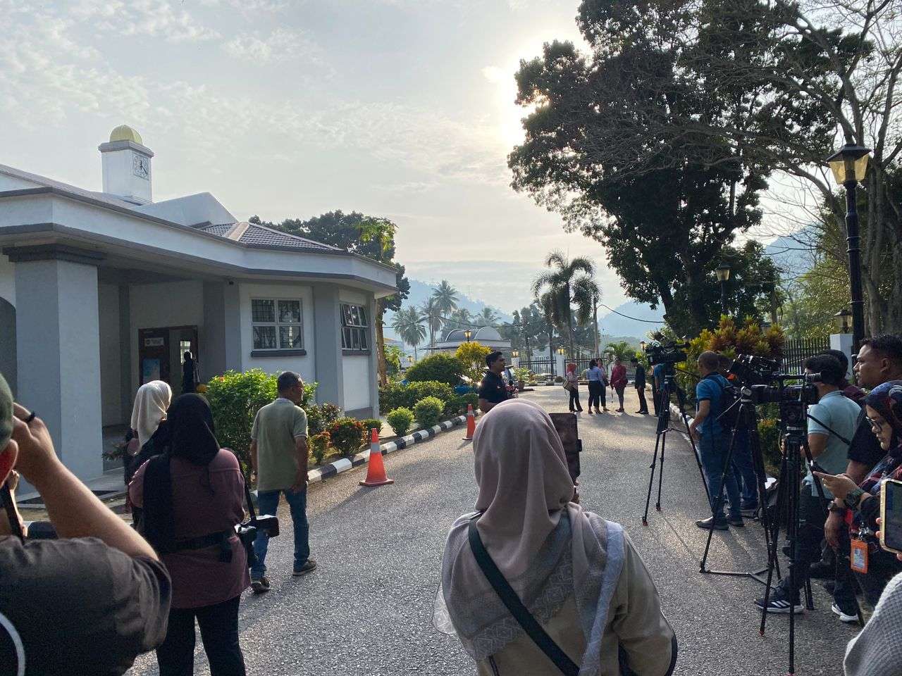  உப்சி  பல்கலைக்கழகத்தின்  முன்னாள்  மாணவியை  கொலை  செய்ததாக  போலீஸ்காரர்  மீது  குற்றச்சாட்டு 