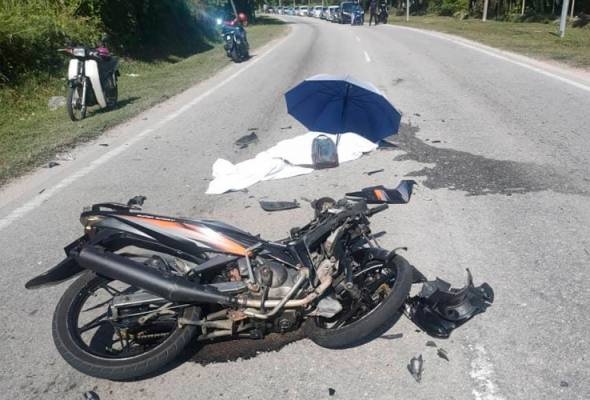 வாகனத்தை மோதி மோட்டார்சைக்கிளோட்டி உயிரிழந்தார்.