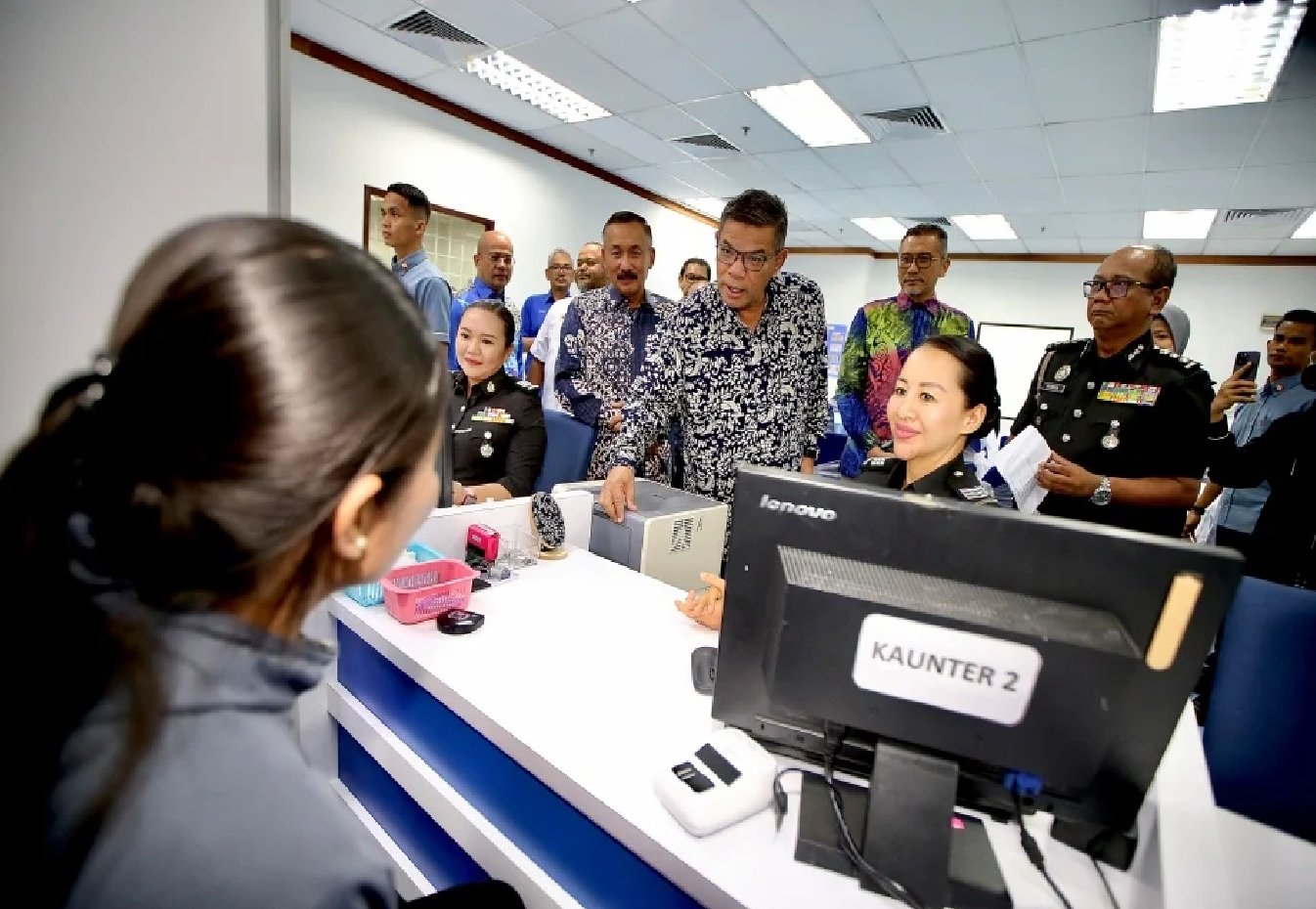 மலேசிய சர்வதேச பாஸ்போர்ட்டின் செல்லுபடியை 10 ஆண்டுகள் வரை நீட்டிக்க KDN தயாராக உள்ளது