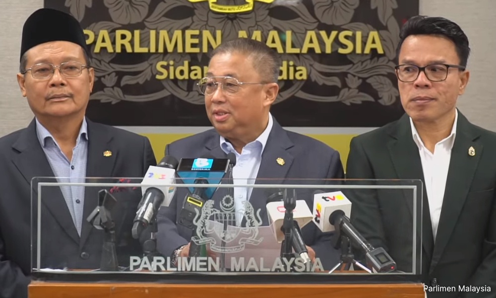 6 நாடாளுமன்ற தொகுதிகள் காலியாகாது / நடப்பு நாடாளுமன்ற உறுப்பினர்கள் நம்பிக்கை