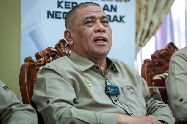 மஇகா அகதியைப் போல கவனிப்பாரற்று கிடக்கிறதா? / குற்றச்சாட்டை மறுத்தார் பேரா மந்திரி பெசார்